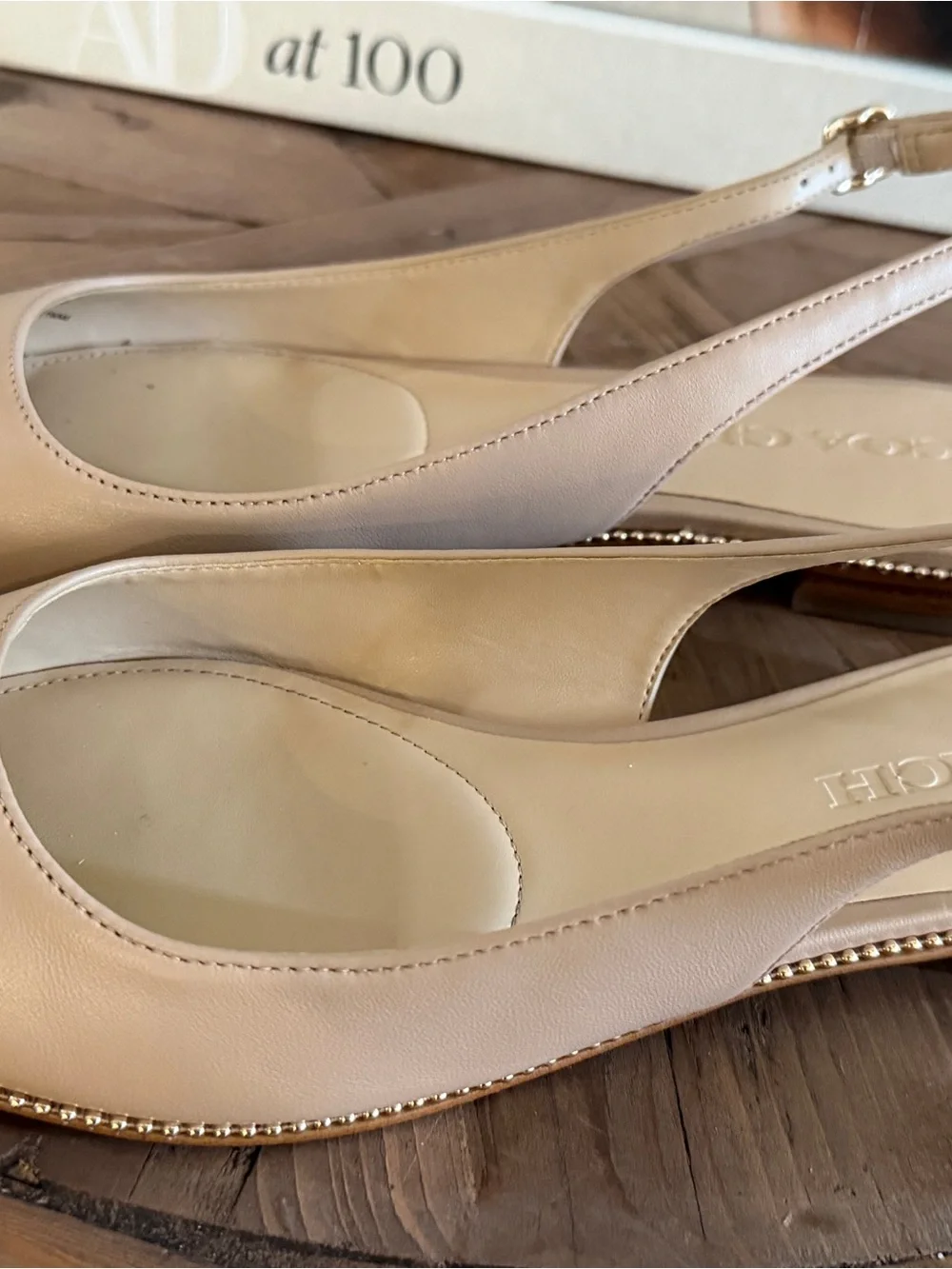 Coach authentic pointed